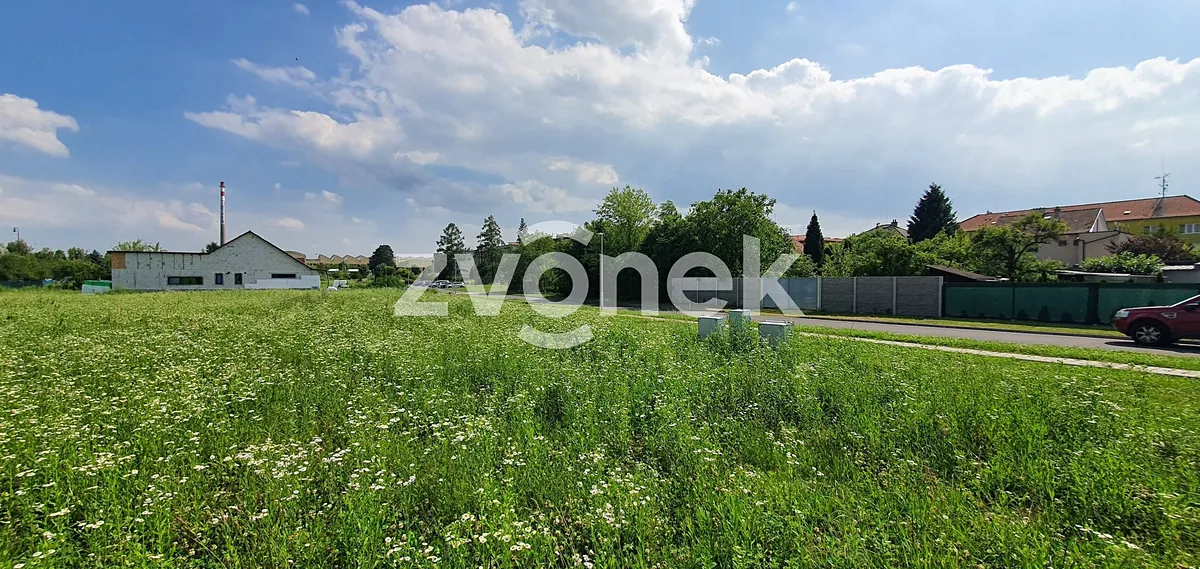 Prodej stavebního pozemku 1042 m²